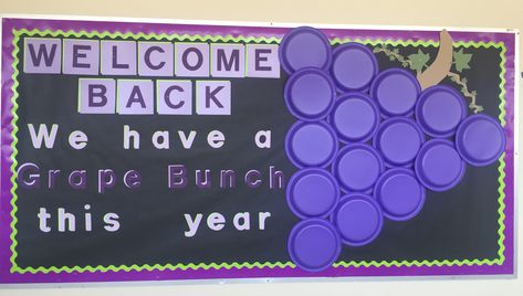 Back To School Cafeteria Bulletin Board Ideas, Lunch Bulletin Board, School Lunchroom Decorations, School Cafeteria Decorations Ideas, Back To School Cafeteria Decor, School Lunchroom Bulletin Board Ideas, Back To School Bulletin Boards Elementary Cafeteria, Elementary Cafeteria Bulletin Board, Lunchroom Bulletin Boards Cafeterias