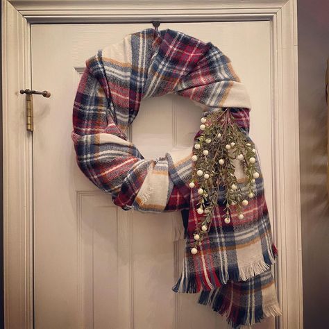 Creative and inspiring. This Wreath made using a flannel scarf manages to present a creative and attractive look. Decorated with berries and hung over the front door would make it the perfect welcome. Flannels Scarf Wreath from @wreathsandwhimsy #diyproject #diywinterdecoration Scarf Wreaths For Front Door, Flannel Centerpieces, Flannel Wreath Diy, Scarf Wreath Diy, Scarf Wreaths, Scarf Wreath, String Lights Inside, Diy Mason Jar Lights, Flannel Scarf