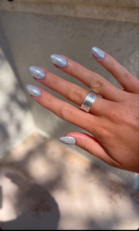 Blue Silver Chrome Nails, Gray Nails With Chrome, Light Silver Chrome Nails, Chrome Nails Gray, Blue Crome Nails Almond, Silver Nails Almond Shape, Silver Almond Acrylic Nails, Crome Nails Almond Short, Short Almond Chrome Nails