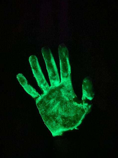 Ghost hand picture Glowing Hands Aesthetic, Radium Aesthetic, Radium Girls Aesthetic, Glow Astethic, Phasmophobia Wallpaper, Glowstick Aesthetic, Horror Storyboard, Glow In The Dark Aesthetic, Glow In The Dark Poster