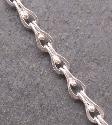 Silver Link Necklace, Diy Chain, Bijoux Fil Aluminium, Metalsmithing Jewelry, Wire Jewelry Designs, Fine Silver Jewelry, Silver Jewelry Earrings, Jewelry Techniques, Chain Design