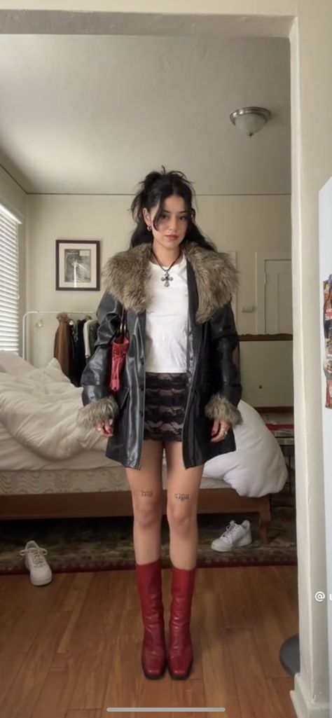 How To Style Short Skirt In Winter, Cypress Boots Outfit, Ae Outfits, Cute Winter Fits, 2024 Outfits, Aesthetic Outfit Ideas, Layering Outfits, Fall Fits, Outfit Inspo Fall