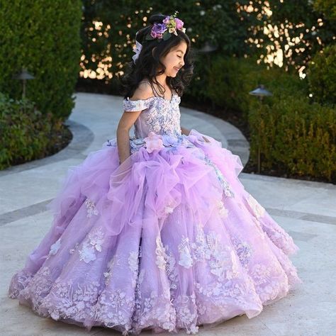 Gown Designs For Girls Kids, Rapunzel Dress For Kids, Purple Dresses For Kids, Cincoñera Ideas Dress, Purple Princess Dress Kids, Mini Quinceanera Dress For Kids, Purple Ball Gown Princesses, Kids Gown Princesses, Purple Dress For Kids