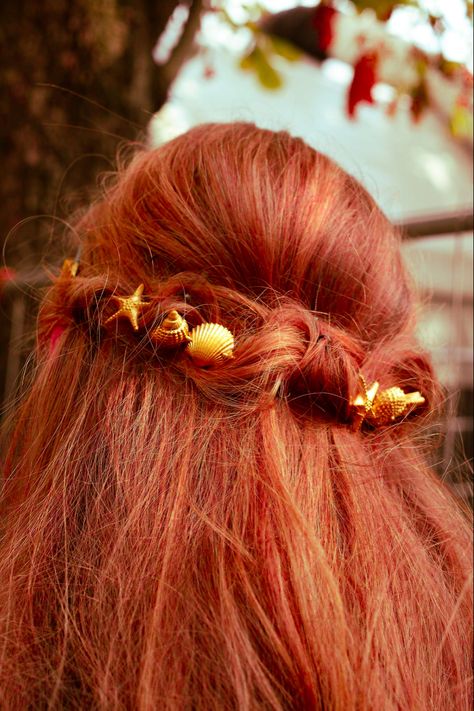 Red Hair Mermaid Aesthetic, Sea Shells In Hair, Red Mermaid Aesthetic, Season Wheel, Red Mermaid Tail, Red Hair Mermaid, Redhead Mermaid, Red Hair Green Eyes, Ocean Hair