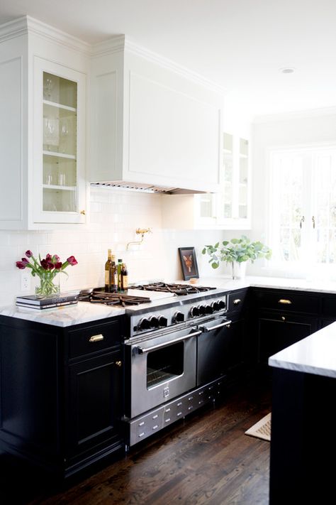 Beautiful Kitchen Remodel Tour - Town & Country Living Kitchen Dining Nook, White Wood Kitchens, Two Tone Kitchen Cabinets, Black And White Kitchen, Two Tone Kitchen, Black Kitchen Cabinets, Smitten Kitchen, Wood Kitchen Cabinets, Black Bottom