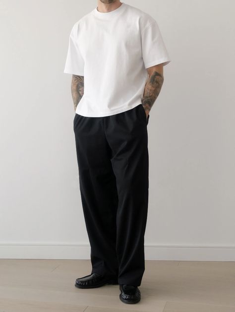 Black Trousers Outfit Men Casual, Oversized Trousers Outfits Men, Black Pleated Pants Outfit Men, Small Shirt Big Pants Outfit, Men’s Black Linen Pants Outfit, Uniqlo Pleated Wide Pants Men, Big Pants Outfit, Slacks Outfit, Minimalistic Outfits