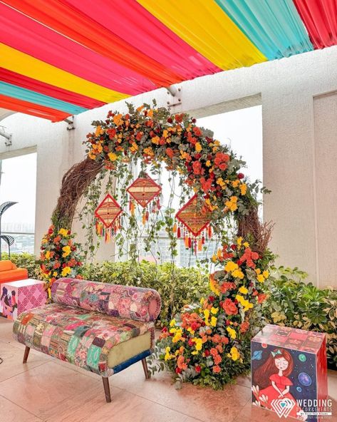 5 Trending Wedding Decor Themes in 2024 Mehandi Backdrop, Wedding Decor Themes, Haldi Backdrop, Couple Seating, Boho Minimalism, Mehendi Decor Ideas, Mehendi Decor, Destination Wedding Favors, Colour Themes