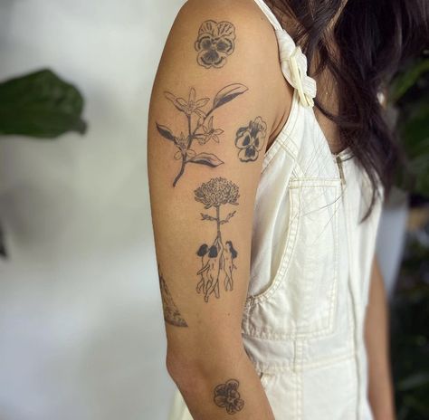 Pansy Tattoo, Aesthetic Tattoo Ideas, Unique Tattoo Ideas, Cute Simple Tattoos, 20 Aesthetic, Tattoos For Lovers, Bad Tattoos, Baby Tattoos, Aesthetic Tattoo