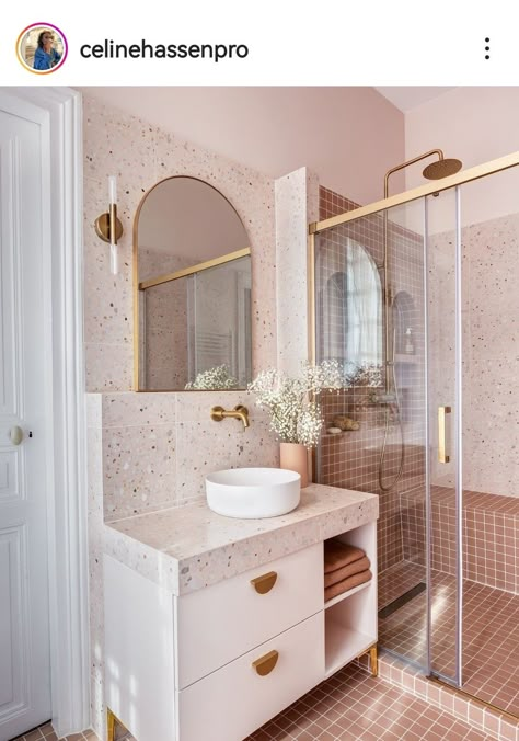 Small Shower Stalls, Terrazzo Bathroom, Beautiful Bathroom Designs, Narrow Bathroom, Bathroom Design Inspiration, Bathroom Inspiration Decor, Girls Bathroom, Pink Bathroom, Tiny Bathroom