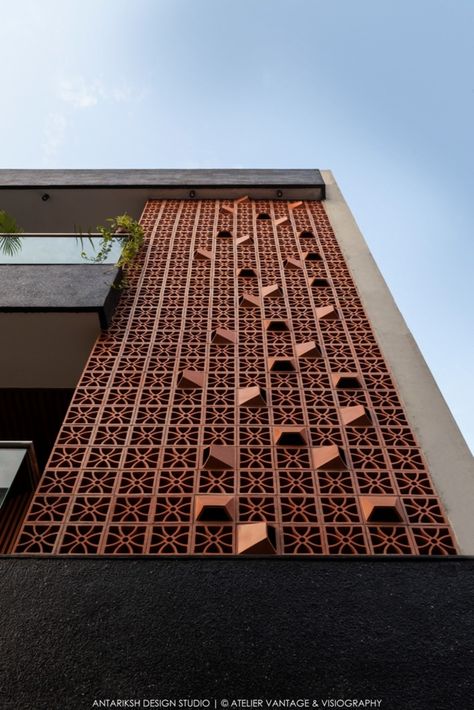 openness Archives - The Architects Diary Fasad Design, Jaali Design, Detail Arsitektur, House Outer Design, Breeze Blocks, The Architects Diary, Facade Architecture Design, Pantry Remodel, Decor 2024