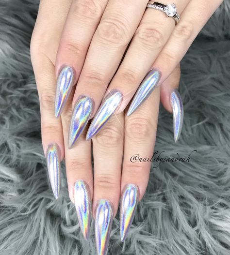 Silver hologram stiletto nails Silver Iridescent Nails, Silver Holographic Nails, Silver Stiletto Nails, Hologram Nails, Nail Art Designs For Beginners, Easy Nail Art Designs, Black Stiletto Nails, Nails Chrome, Cute Simple Nails