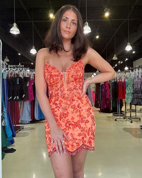 Orange ya glad it’s homecoming season?🧡✨😍 #WhatchamacallitBoutique #LargestDressStoreInTexas #Hoco2024 #AshleyLauren #Homecoming #hoco #homecomingdress #orange #orangedress #straplessdress #orange #dallas #fortworth #bestdressed Cute Orange Hoco Dresses, Orange Hoco Dress Short, Fitted Orange Homecoming Dress, Orange Soarkly Dress, Orange Sequin Hoco Dress, Orange Dress, Homecoming Dresses, Homecoming, Strapless Dress