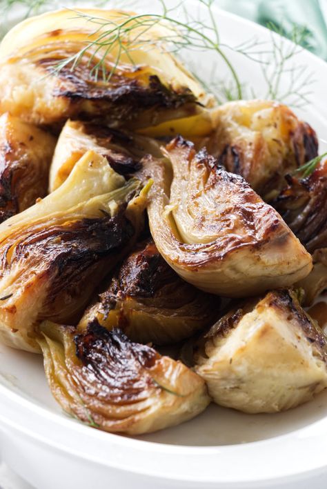 This savory side dish of braised fennel goes well with any dish. Cooking the fennel gives it a mild flavor and makes it soft and tender. Pollen Recipes, Braised Fennel, Fennel Pollen, Fennel Recipes, Flavorful Vegetables, Healthy Vegetable Recipes, Hungarian Recipes, Vegetable Sides, Healthy Side Dishes