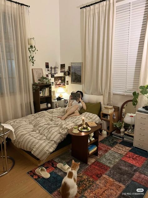 Room Inspiration Anime, Apartment Room Aesthetic, Room Inspiration Blue, Eclectic Room Decor, Room Decor Tips, Eclectic Apartment, Perfect Room, Room Redesign, Dekorasi Kamar Tidur