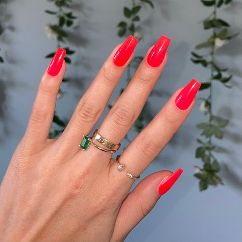 Dark Coral Nails, Coral French Nails, Coffin Coral Nails, Bright Coral Pink Nails, Red Coral Nails, Diy Nails Videos, Neon Coral Pink Nails, Coral Orange Nails, Coral Red Nails Summer