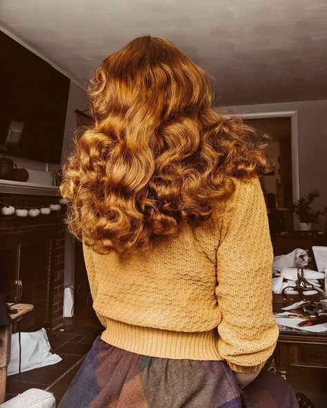 Rachel Maksy Hair, Rachel Maksy, 40s Hairstyles, Muscle Suit, 1940s Hairstyles, Vintage Hairstyles, Hair Dos, Hair Day, Hair Goals