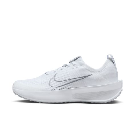 Nike Shoes Women Athletic, Womens Nike Running Shoes, Nike Women Running Shoes, Nike Interact Run, Nike Women’s Shoes, Cute Workout Shoes, Nike Yoga Shoes, Nike Flyknit Women, White Shoes Nike