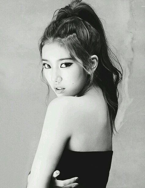 Bae Suzy #blackandwhite Ponytail Asian, Korean Life, Miss A Suzy, Celebrity Style Icons, Queen Love, High Ponytail, Bae Suzy, Asian Celebrities, Korean Actresses