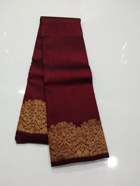 Maroon Pattu Saree With Contrast Blouse, Silk Saree Outfit, Amsterdam Wallpaper, New Fashion Saree, South Indian Bride Saree, Simple Saree Designs, New Saree Designs, Silk Sarees With Price, Silk Saree Kanchipuram