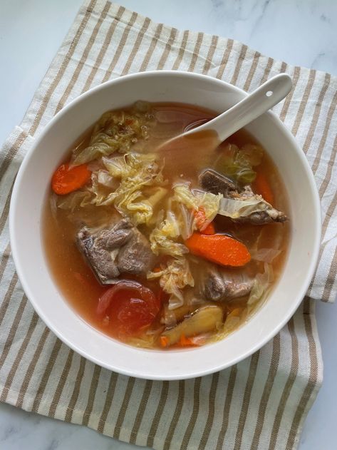 Soup Recipes Pork, Neck Bone Soup Recipe, Pork Neck Bones Recipe, Pork Bones, Pork Soup Recipes, Kitchen Diary, Pork Bone Soup, Soup With Vegetables, Wonton Soup Recipe