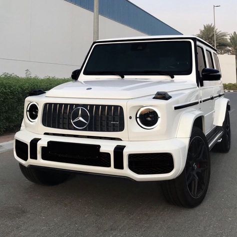 Mercedes Benz Gt 63s, Aesthetic Mercedes Benz, Mercedes G Wagon White, White G Wagon, Black Mazda, Aesthetic Mercedes, Interiors Aesthetic, Amg Benz, Mercedes Jeep