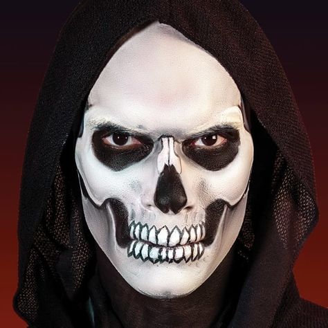 Skull Makeup Tutorial, Halloween Makeup Kits, Make Up Kits, Fantasy Make-up, Skull Face Paint, Best Friend Halloween Costumes, Skeleton Makeup, Theatrical Makeup, Halloween Makeup Easy