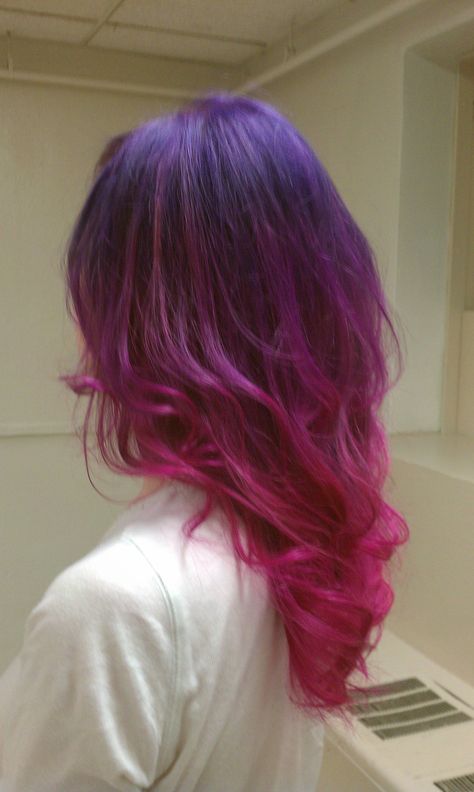 gorgeous purple/magenta ombre Pink Ombre Hair, Hair Color Crazy, Wacky Hair, Hair Idea, Pixie Hair, Long Hai, Funky Hairstyles, Work Hairstyles, Hair Life