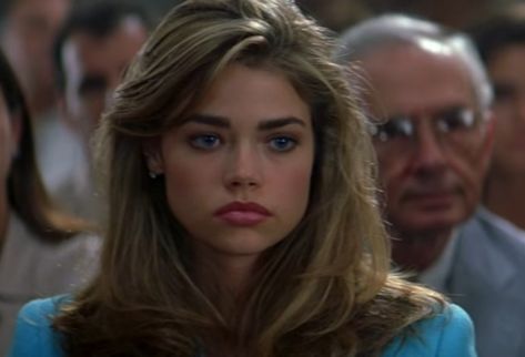 Denise Richards Wild Things, Kelly Van Ryan, 90s Layered Hair, 90s Haircuts, Minimalist Hair Accessories, Geometric Hair Clip, Beauty Makeup Photography, Dirty Blonde Hair, Denise Richards