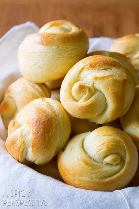 The Best Yeast Rolls Recipe Ever - Light, airy, and kissed with honey! An easy yeast roll recipe you'll make again and again. For holidays sides and sliders The Best Yeast Rolls, Honey Yeast Rolls, Best Yeast Rolls, Heart Bread, Easy Yeast Rolls, Yeast Rolls Recipe, Easter Foods, Bread Ideas, Pan Relleno