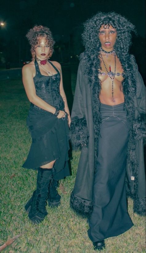 Goth Outfits Men, Afro Goth, Afro Punk Fashion, Photos Of People, Goth Look, The Addams Family, Halloween This Year, Afro Punk, Estilo Punk