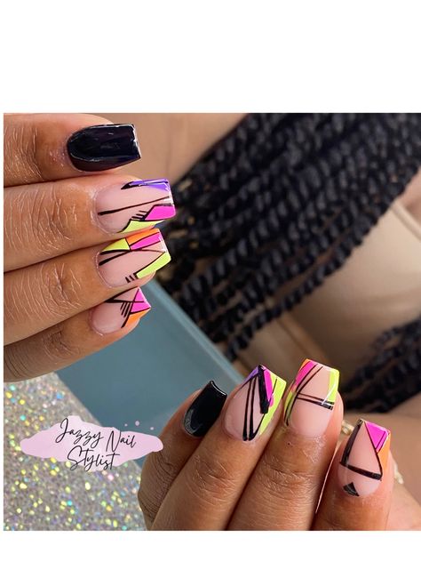 Shorty Squares with abstract lines Colorful Line Art, Jazzy Nails, Abstract Nail Art, Abstract Lines, Art Movement, Showcase Design, Abstract Expressionism, Geometric Shapes, Color Combinations