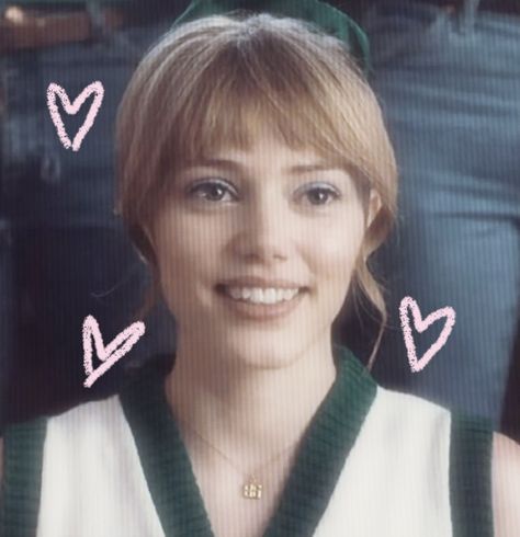 Chrissy Cunningham stranger things 
Chrissy Cunningham 
Chrissy Cunningham aesthetic Chrissy Icons Stranger Things, Chrissy Cunningham Icons, Chrissy Aesthetic, Chrissy Stranger Things, St Pfp, Chrissy Cunningham, Blonde Natural Hair, Baby Voice, Hair Png