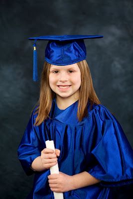 Preschool Graduation Ceremony, Preschool Graduation Party, Pre K Ideas, High School Teen, Diy Preschool, Grad Shoot, Pre K Graduation, Kids Graduation, School Portraits