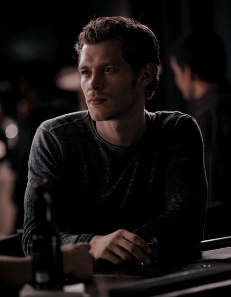 Klaus Vampire, Klaus Tvd, Klaus From Vampire Diaries, Klaus The Originals, Keanu Reeves John Wick, Riverdale Cheryl, Vampire Diaries Movie, Vampire Diaries Guys, Vampire Diaries Wallpaper