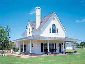 Plan #410-123 - Houseplans.com Small Farmhouse Plans, Farmhouse Layout, Craftsman Farmhouse, Cottage Floor Plans, Farmhouse Floor Plans, Vacation Cottage, Farmhouse Style House Plans, Small Farmhouse, Mobil Home