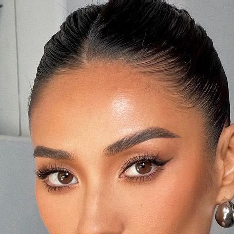 Ivan Núñez on Instagram: "Ladies and gentlemen, HER! @ShayMitchell 🔥 Makeup @shablamgela Hair @AlyxLiu Styling @monicarosestyle" Shay Mitchell Makeup, Shay Mitchell Hair, Wedding Hairstyles And Makeup, Lash Salon, Instagram Ladies, Make Up Inspo, Shay Mitchell, Ladies And Gentlemen, Only Girl