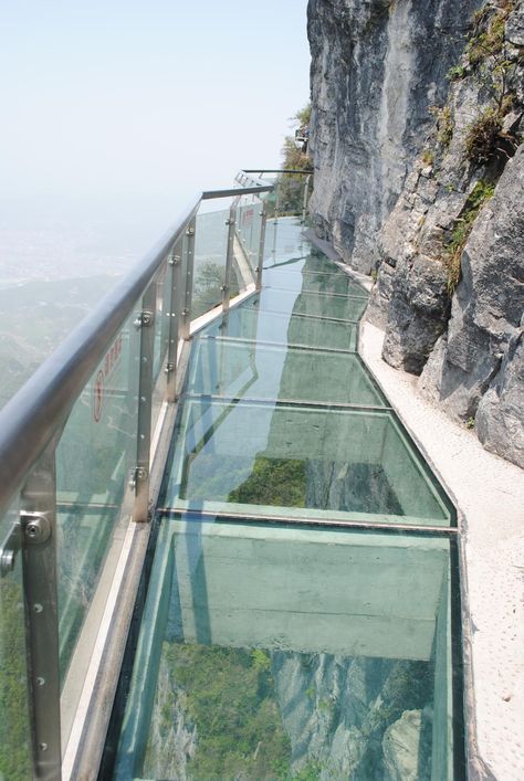 Zhangjiajie China, Tianmen Mountain, Glass Bridge, Dangerous Roads, Zhangjiajie, Amazing Places On Earth, Forest Park, Island Resort, Beautiful Places In The World