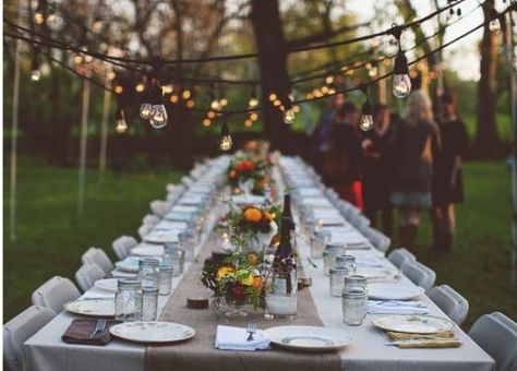 fall garden outdoor wedding Backyard Table Setting, Backyard Bbq Wedding, Outdoor Dinner Party, Backyard Table, Backyard Bbq Party, Summer Table Settings, Backyard Birthday Parties, Outdoor Dinner Parties, Backyard Birthday