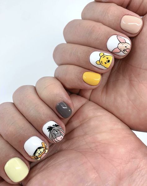 100% Hand Painted Winnie The Pooh Set I Did For My Client. We’re All Just A Bunch Of Kids At Heart, Even In Adulthood Disney Acrylic Nails, Bears Nails, Floral Nail Designs, Nail Art Disney, Disney Nails, Fall Nail Art, Nail Art Ideas, Nail Art Inspiration, Nails Inspo