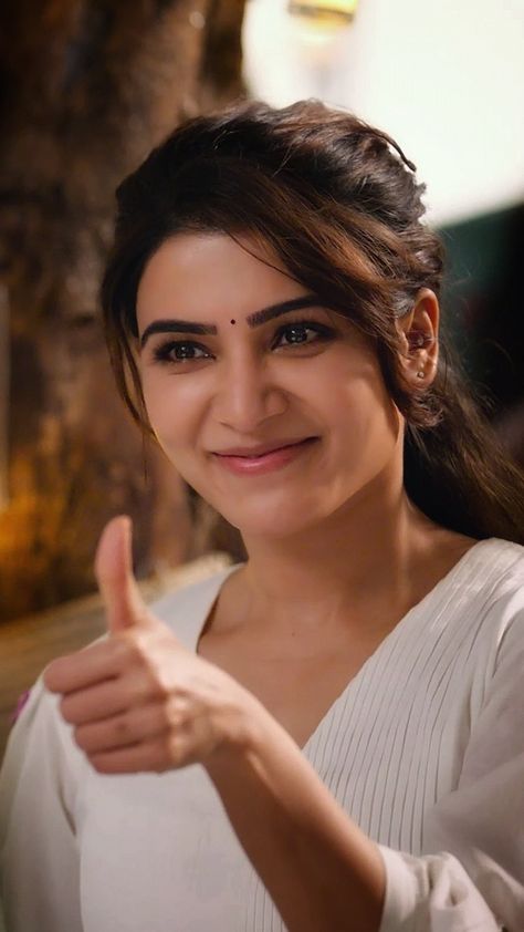 Samantha Cute, Long Hair V Cut, Famous Indian Actors, Actors Illustration, Samantha Images, Samantha Pics, Face Shape Hairstyles, Actress Without Makeup, Samantha Ruth