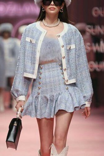 90s Runway Fashion, Runway Fashion Couture, Runway Outfits, Mode Inspo, Looks Chic, Inspired Outfits, 가을 패션, Stage Outfits, Mode Inspiration