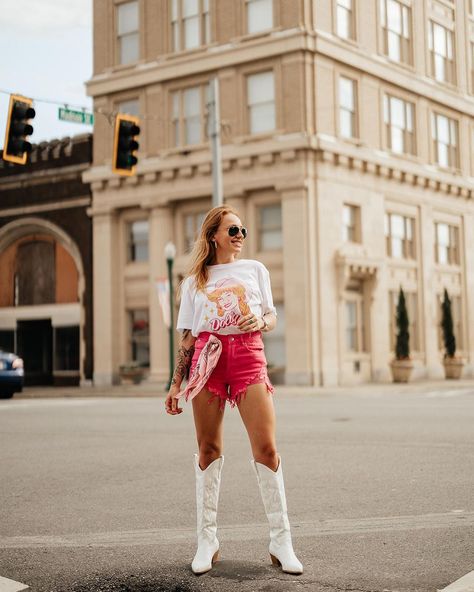 Dolly Parton Shirt Outfit, Dolly Parton Bar Nashville Outfit, Dolly Parton Inspired Outfit, Dolly Parton Outfit Ideas, Dolly Parton Bachelorette Party, Disco Party Outfit, Dolly Parton Shirt, Nashville Bachelorette Party, Nashville Bachelorette