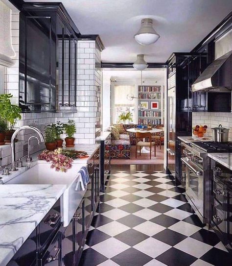 Black Galley Kitchen, Black Cabinetry, Upper East Side Manhattan, New York Townhouse, Best Kitchen Lighting, Galley Kitchens, Galley Kitchen, New York Apartment, Interior Modern