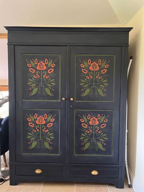 Hand Painted Dressers, Painted Armoire, Painted Wardrobe, Art Cabinet, Painted Cupboards, Folk Art Flowers, Scandinavian Folk Art, Diy Furniture Renovation, Painted Dresser