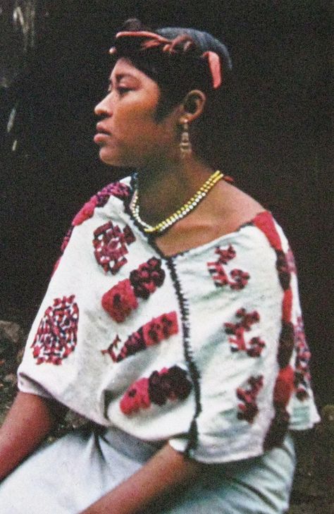 This photo comes from an out of print book on Mexican folk art that was published in 1971.  The woman in the photo is a Nahua from the region of San Pedro Coyutla in the state of Veracruz Mexico.  She is wearing a kind of prehispanic cape known as a quechquemitl Ancient Mexico, Mexican People, Mexican Fashion, Shoulder Cape, Mexican Embroidery, Mexican Outfit, Indigenous Americans, Mexican Culture, Print Book