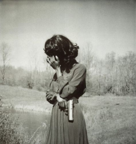 1940s Woman Aesthetic, Bw Aesthetic Vintage, 1914 Aesthetic, 1917 Aesthetic, Old Woman Aesthetic, 1800s America, Soldier Woman, 1940s Photography, Gothic Americana