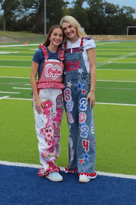 Hoco Overalls Ideas, Painted Overalls School Spirit, Hoco Overalls, Painted Overalls, Custom Jeans Diy, Senior Stuff, Senior Overalls, Overalls Outfit, Custom Jeans