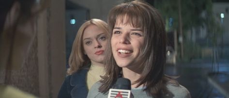 Scream Picture, Tatum Riley, Sidney Prescott, Scream Cast, Scream Franchise, The Flash Grant Gustin, Neve Campbell, Scary Movie Characters, Scream Movie