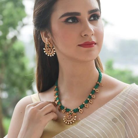 Elegant Dori Style Rukm Necklace Set From Tarinika.For more details please contact. Seller Name : Tarinika Instagram : https://www.instagram.com/shoptarinika/ Facebook : https://www.facebook.com/ShopTarinika/ Website : https://www.tarinika.com Whatsapp : +918621034913 Email : support@tarinika.com Contact : +1 (832) 559-0132 (US) Related PostsTraditional Long Necklace From TarinikaGold Kundan Dori NecklaceCute Pendant Set From TarinikaAntique Attigai Necklace From TarinikaTrendy Earring … Gold Beats, Crafts Corner, Jewelry Indian Wedding, Indian Jewelry Set, Large Bead Necklace, Antique Gold Jewelry Indian, Necklace Set Indian, Gold Jewelry Simple Necklace, Beaded Necklace Designs