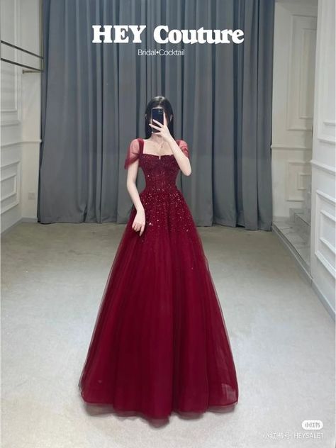 red ball gown dress/comfortable dress/ prrety dress #red ball gown dress Red Ball Gown Dress, Red Fairy Dress, Hey Couture, Enchanted Forest Dress, Dark Red Gown, Cold Husband, Vestidos Color Vino, Maroon Prom Dress, Maroon Gown